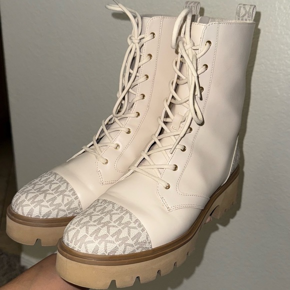 Michael Kors Weiss Combat Boots - Picture 1 of 7